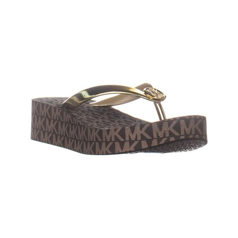 michael kors flip flops gold|Meer.